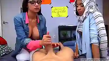 Arab piss BJ Lescrony's sons with Mia Khalifa