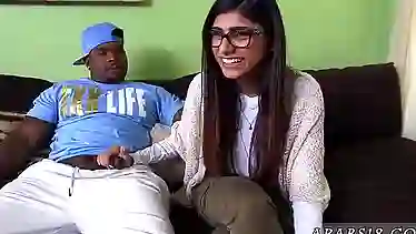 Arab arabian big ass hd Mia Khalifa Tries A Big Black
