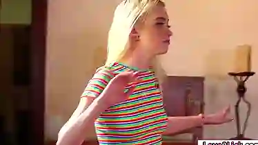 Jane gets her pussy licked by roommate