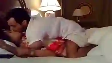 Arab Uae Sex Nasser Fuck his MILF Wife Shahad and she's Screeming
