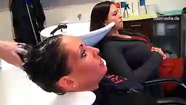 Salon backwards Shampoo 2