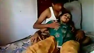 Indian Couple - EPORNER
