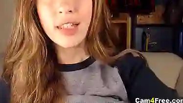Teen With Big Boobs Put Vibrator On Pussy