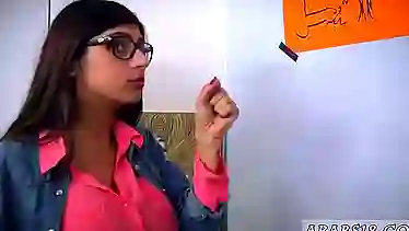 Young amateur teen masturbates on cam BJ Lesplaymate s sons with Mia Khalifa - EPORNER