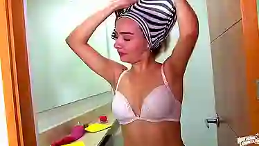 OPERACION LIMPIEZA - Sweet Latina maid Julia Garcia cleans the house naked and gets pounded hard