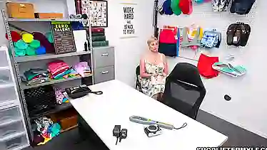 Sexy shoplifter mom Ryan Kelly caught on CCTV