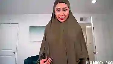 Hijab Stepmom Learns How To Pleasure