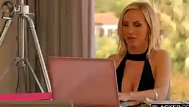Hot Wife Enjoys BBC - Nikki Benz