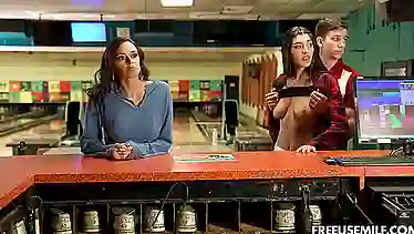 Daughter Playing Bowling While BF Fucking Her Busty Step Mom