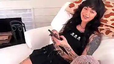 Aurora Anarchy gets her big tits sucked in POV family therapy