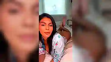 Girl's amateur webcam show: intense masturbation and solo play