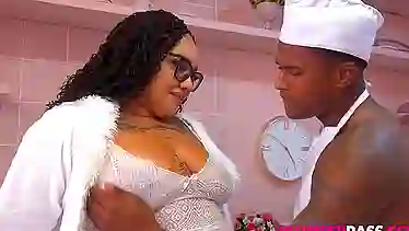 Watch Gen Gress dominate and humiliate Dina in this hot Brazilian sex tape!